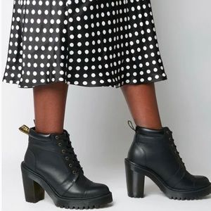 Dr. Martens Averil Boot Size 7